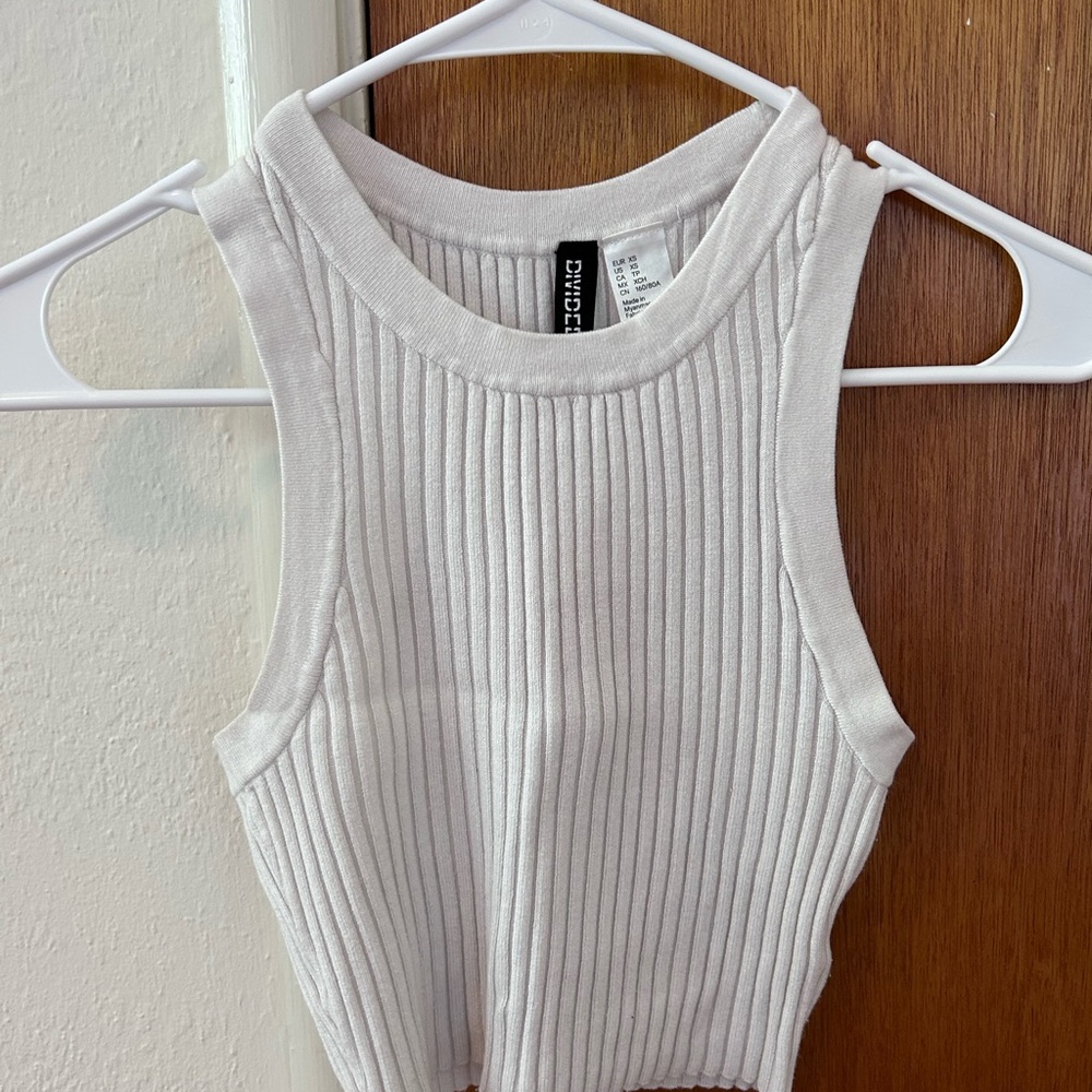 Chic White Ribbed Tank Top
